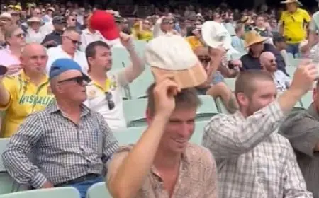 Watch: Ind, Aus Fans Join Forces For 'Floppy Hats' Tribute To Shane Warne