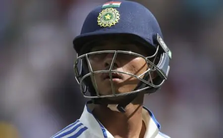 "Gavaskar Never Walked Away When He Edged": Ex-Star On Jaiswal DRS Row