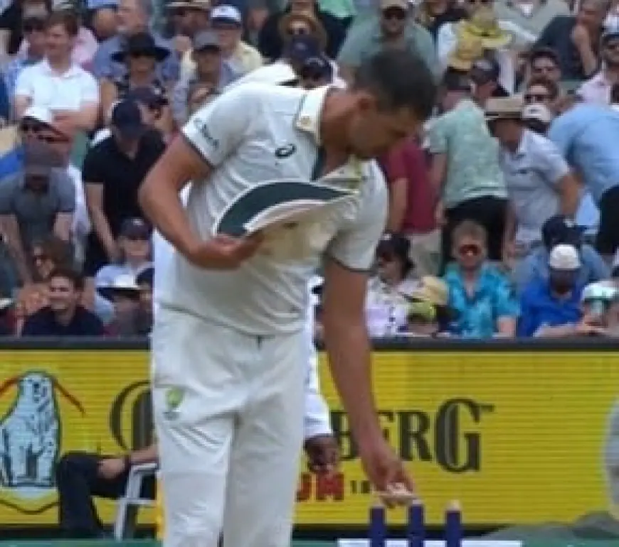 After Siraj, Starc Takes Up 'Bail-Switch' Ritual. Brings Luck To Australia
