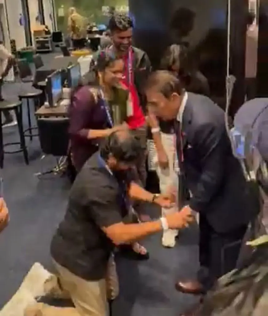 Watch: Reddy's Father Touches Gavaskar's Feet. Ind Great Says "Sacrifices..."