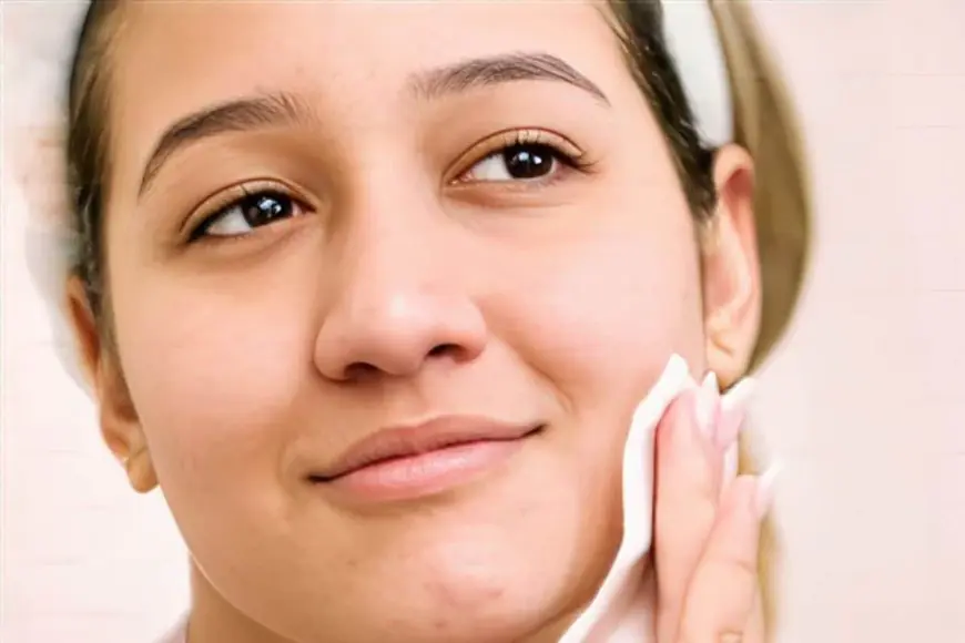 How To Apply Foundation On Dry Skin For A Natural, Glowing Look: Step-By-Step Guide