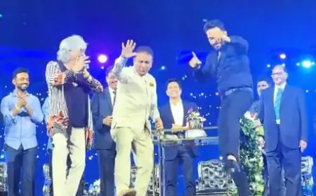 Gavaskar Treats Fans With Dance On Om Shanti Om, Sachin Does This
