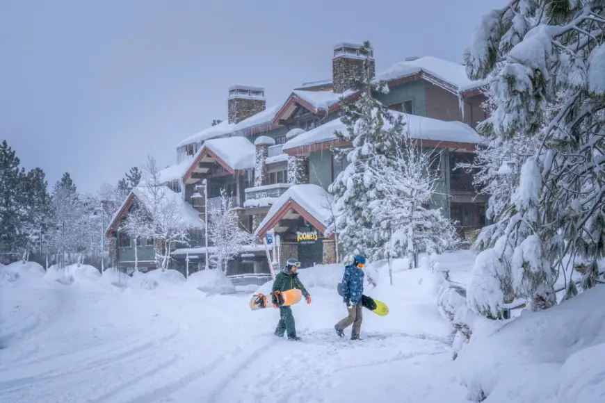 This Village Is A Winter Wonderland But Locals Are Doing Everything They Can To Keep You Out