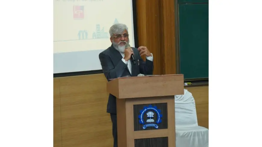 Dr. Faruk Patel Calls Upon IIT Bombay Students To Focus On Innovation In Solar Energy