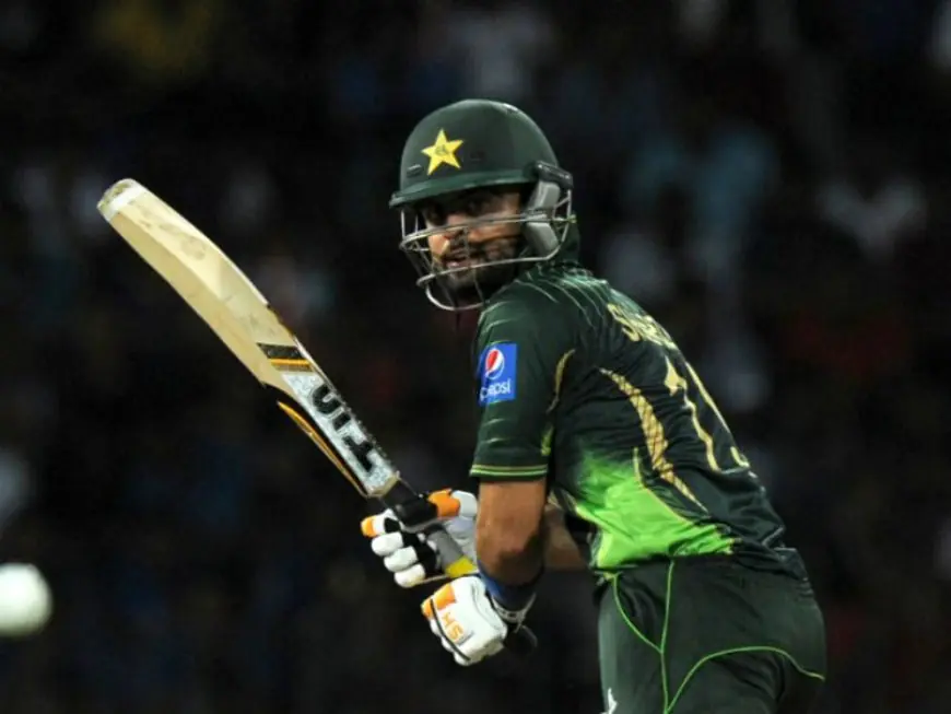 Ignored Pak Star Makes Bizarre Claim: 'Being Good-Looking Has Caused Problems'