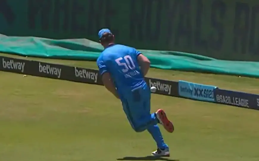 Bizarre Scenes As NZ Star Drops Sitter. Commentator Says "Done A Gibbs..."