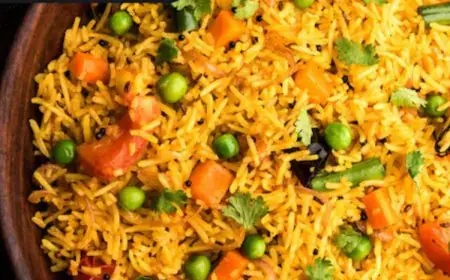 Want A 'Lazy Meal'? Try This Simple Tehri Instead of Khichdi
