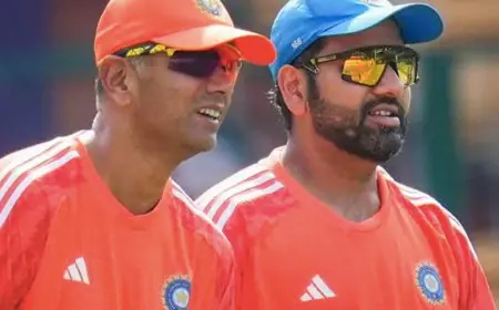 Gavaskar Suggests Dravid To Be Roped In After Rohit's Dismissal vs England