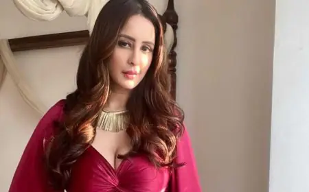 Bade Acche Lagte Hai Actress Chahatt Khanna Gives A Sneak Peek Into Home Temple