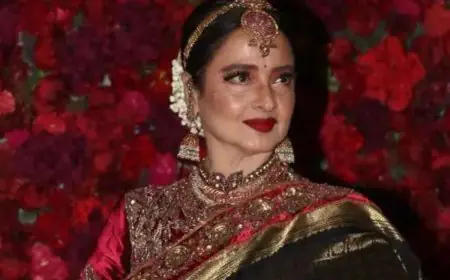 Rekha Proves Outfit Repeats Are The Ultimate Fashion Power Move