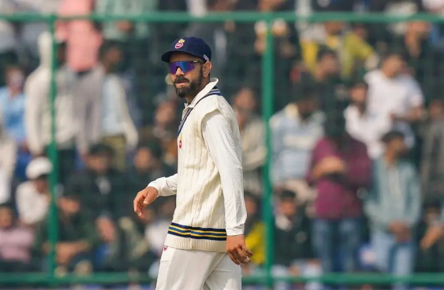 3 Fans Interrupt Ranji Game To Touch Kohli's Feet. Here's What They Said