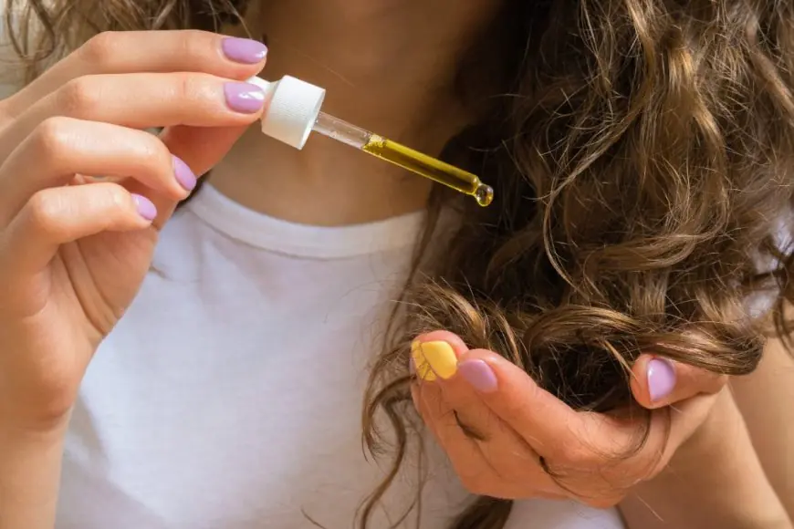 Want To Maintain Your Curls Naturally? Try These Hair Oils