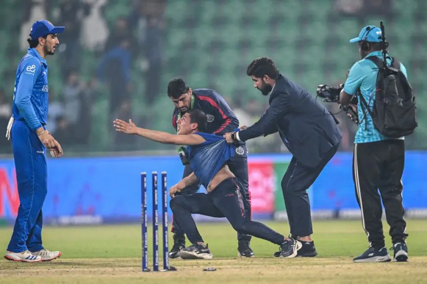 PCB Left Red-Faced As Fan Invades Pitch Once Again During Champions Trophy