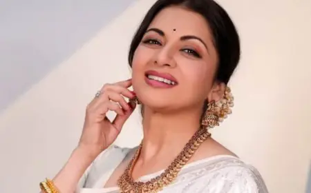 Bhagyashree Opens Up About Struggling With Self-Doubt, Steps To Overcome The Feeling