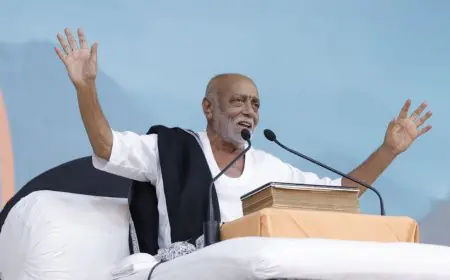 Morari Bapu pays tribute to women on International Women’s Day