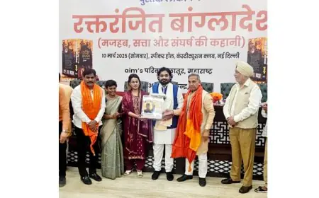 Adv. Pandit Rathod was honored with the Samaj Bhushan Award in Delhi