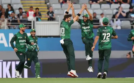 3rd T20I LIVE: Pakistan Trigger Collapse For NZ, Star Misses Out On Ton
