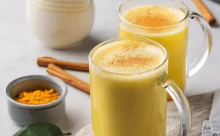 Turmeric Milk: Know Its Benefits And At What Temperature To Consume