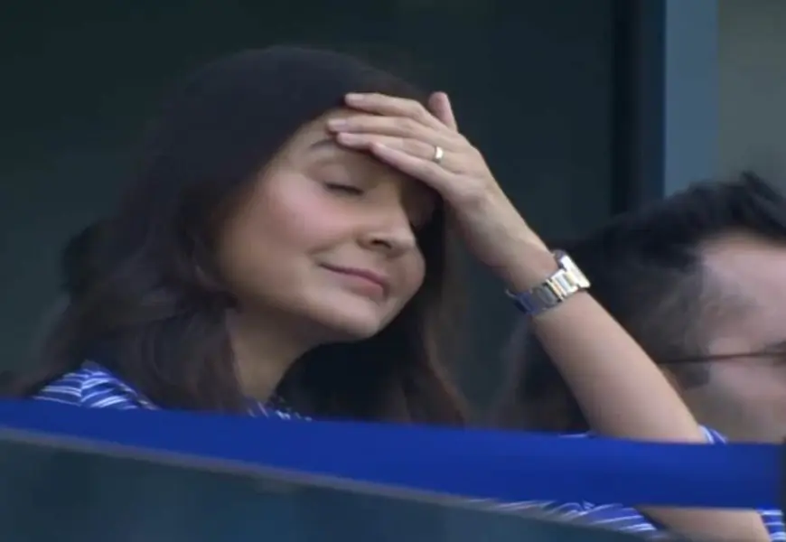 Anushka Stunned, Crowd In Dismay As Kohli Flops In 300th ODI - Watch