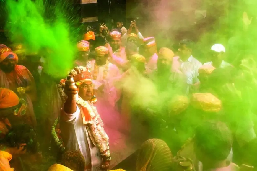 Happy Holi 2025 LIVE: India Celebrates Festival Of Colours, President Murmu Extends Greetings