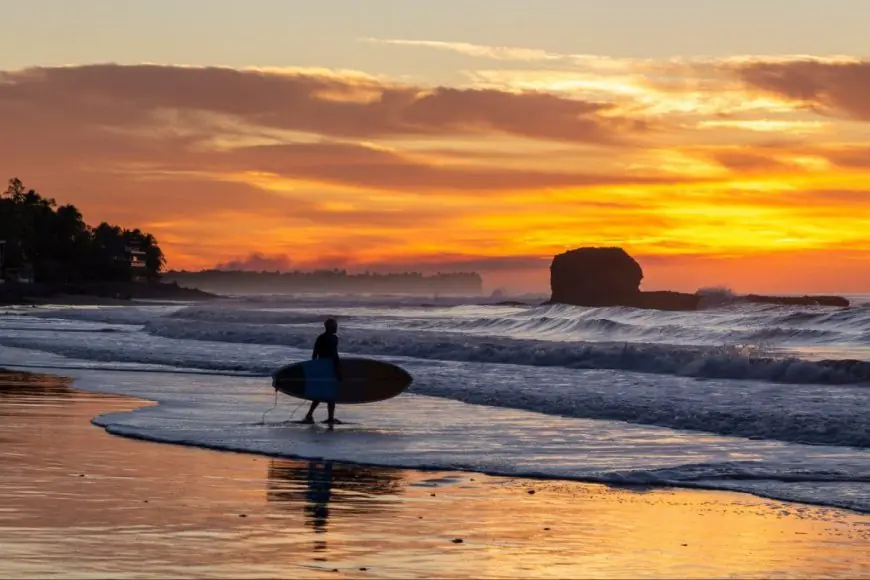 El Salvador Takes Center Stage As Central America's Surfing Capital