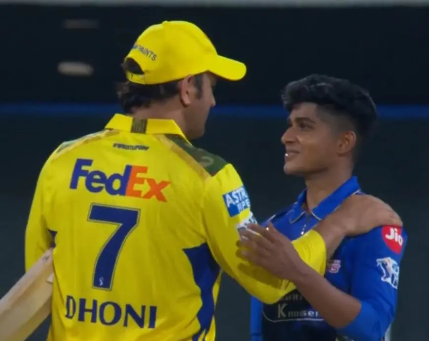 Watch: Dhoni Wins Hearts With Incredible Gesture For MI Debutant Vignesh