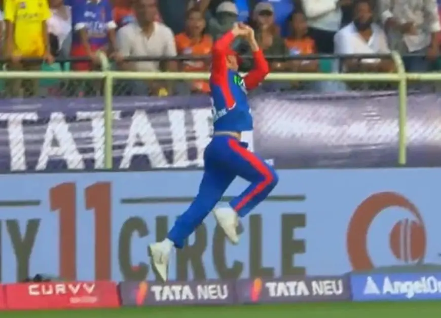 Watch: Catch Of IPL 2025? DC Star's Brilliant Effort Leaves Everyone Stunned