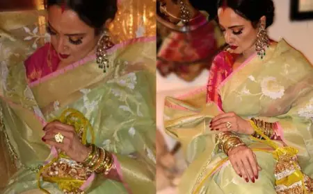 Rekha Mesmerises In A Manish Malhotra Banarasi Kora Saree With Dual-Toned Zari