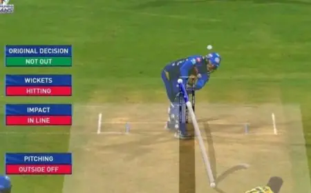 MS Dhoni Review System Broken? DRS Blunder Against Mumbai Indians Leaves Internet Stunned