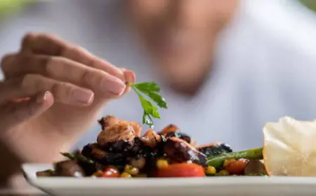 What Is The Difference Between A Chef And A Cook?