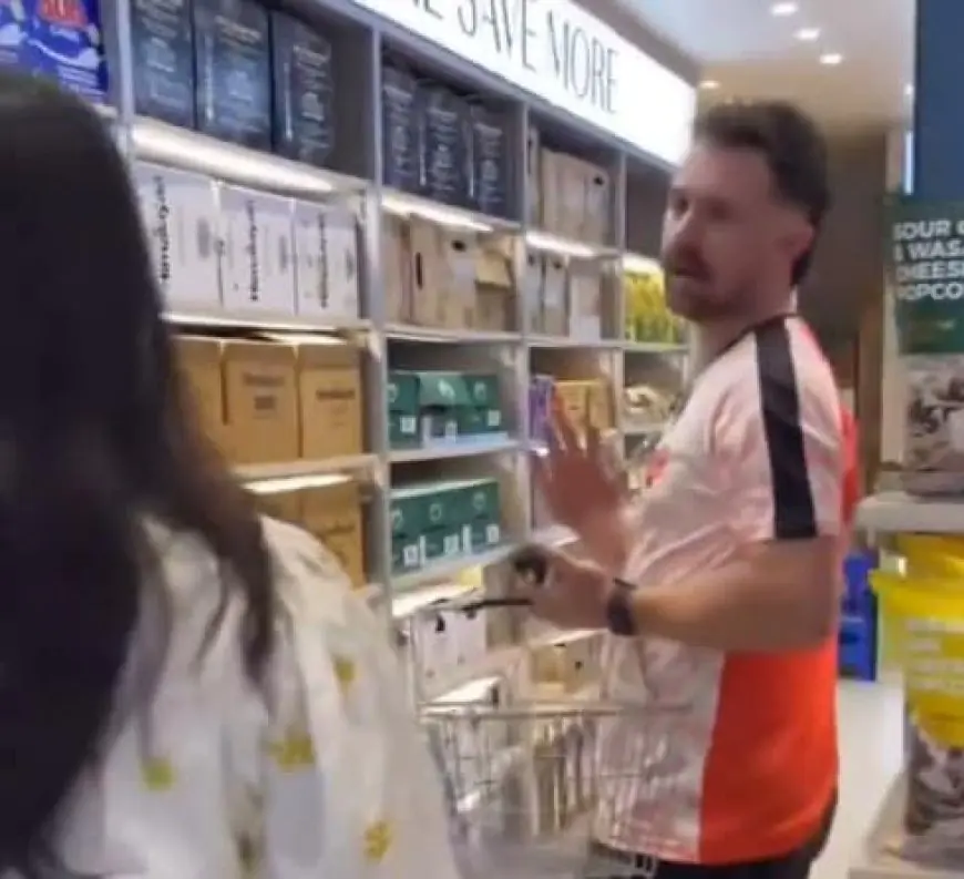 Travis Head Refuses Selfie With Fan. Video Sparks Debate On Social Media