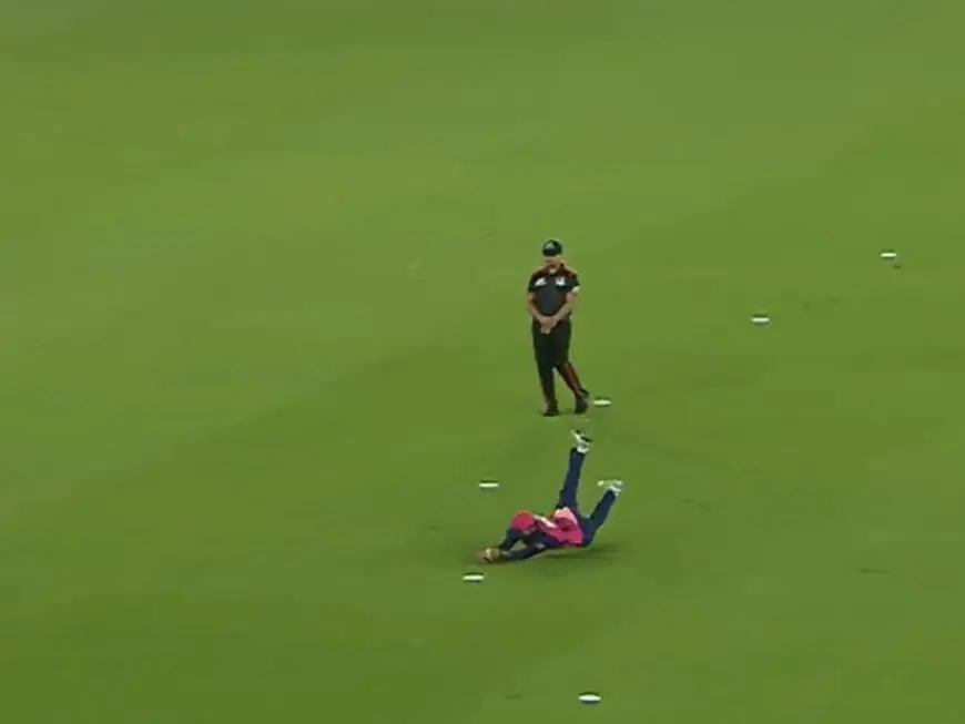 Watch: Yashasvi Jaiswal Takes A Stunner As GT Star's No-Look Shot Goes Wrong