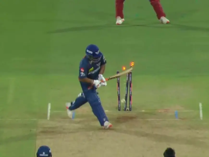 Rishabh Pant Bats At No. 7 For LSG vs DC, For 2 Balls; Gets Out For 0. Internet Says: "Rs 27 Crore..."