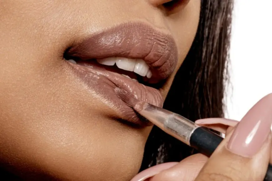 Your Go-To Sweat-Proof Glam This Summer