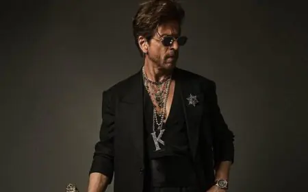 SRK Rocks Huge 'K' Pendant, Black Suit By Sabyasachi In Met Gala 2025 Grand Debut