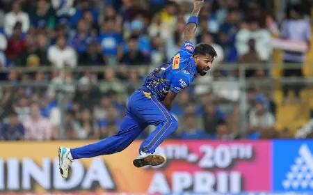 Sunil Gavaskar Slams MI Skipper Hardik Pandya For Poor "Last Over" Call vs GT