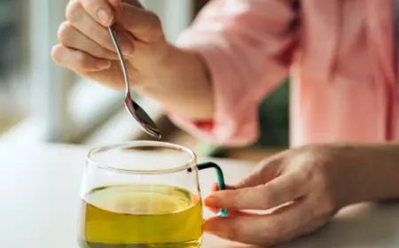 Feeling Anxious And Stressed? Eat Smarter With These Mood-Boosting Foods