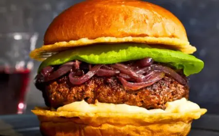 The Anatomy of a Perfect Burger: Breaking Down the Art of Flavour Balance, Texture, and Structure