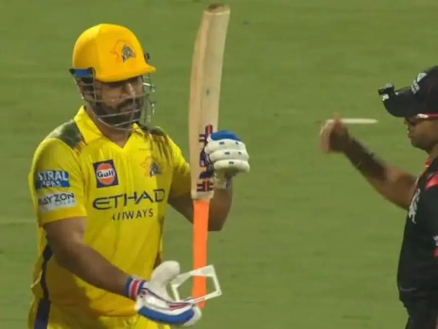 MS Dhoni Takes Gauge From Umpire's Hand After Failing Bat Test. This Happens Later