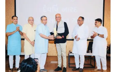 Krishnkant Unadkat Receives Devarshi Narad Journalist Award for Lifetime Contribution