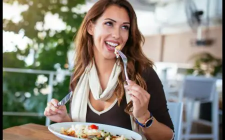 What’s The Right Time To Eat Dinner? How Does Eating Late Affect You?