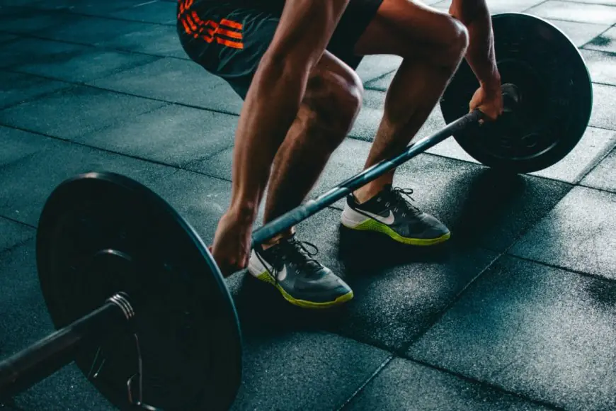Think Lifting Weights Damages Muscles? Celebrity Fitness Coach Addresses The Myth