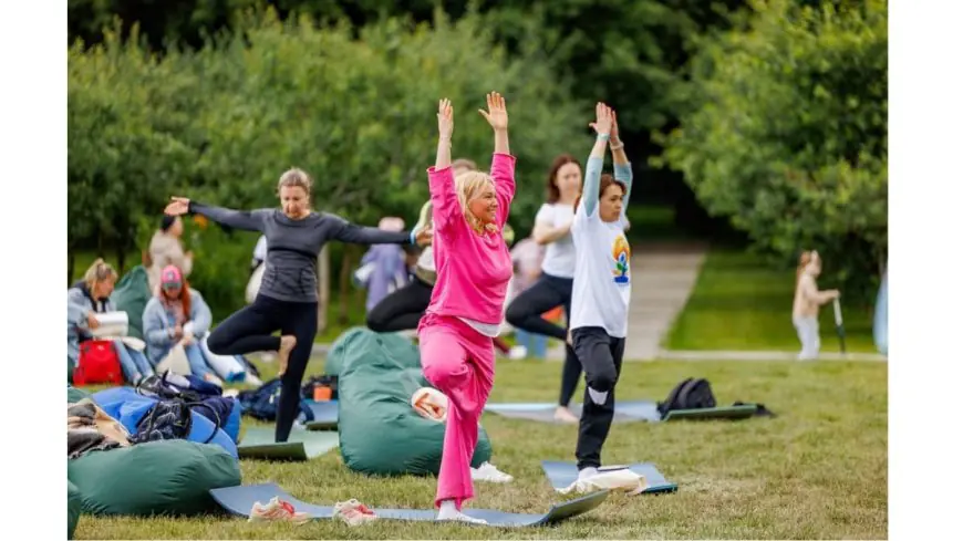 7000 Muscovites and tourists took part in International Yoga Day at VDNH
