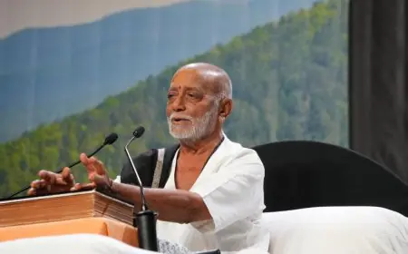 Morari Bapu Begins ‘Manas Margi’ Katha In US, Weaves Spiritual Values of Sanatan Dharma with Self Instrospection