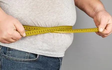 Kareena Kapoor’s Nutritionist Rujuta Diwekar Reveals The Only Diet That Actually Works