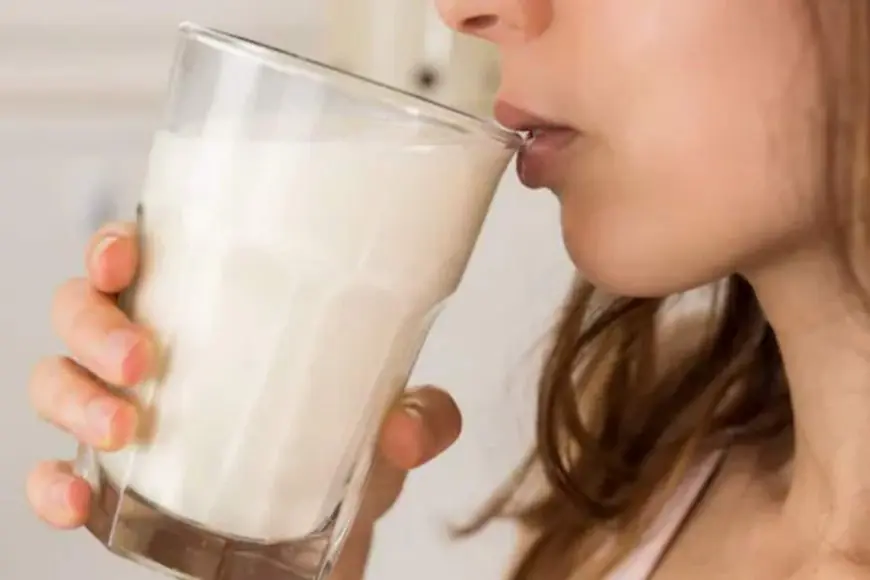 Should You Drink Milk Before Bed? This Is What Ayurveda Says