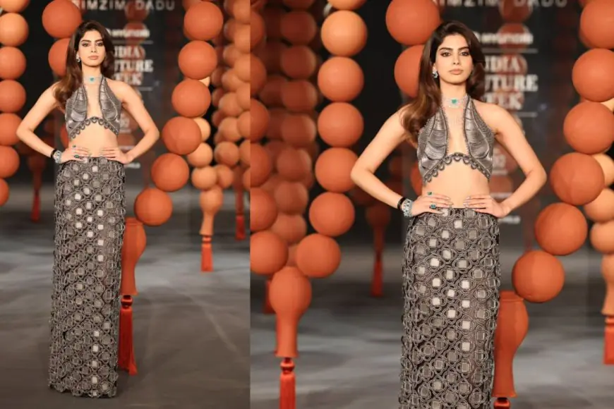 Khushi Kapoor’s Heart Shaped Emerald Choker Sparks Bold Romance At India Couture Week