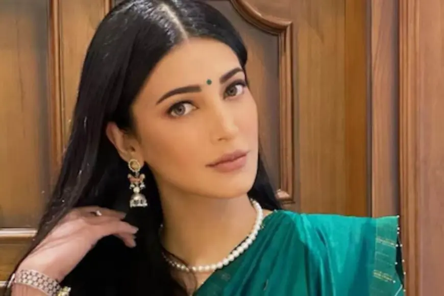 Shruti Haasan’s Airport Look In A Cotton Saree Offers Monsoon Fashion Goals