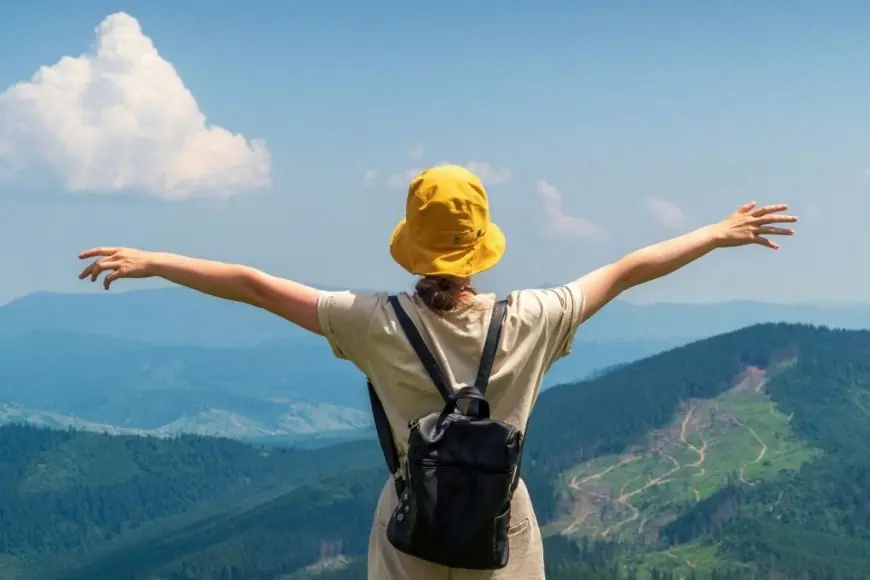 Why Young Travellers Are Moving Beyond 5-Star Hotels For Long Weekends