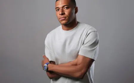 HUBLOT AMBASSADOR AND FOOTBALL CHAMPION KYLIAN MBAPPÉ UNVEILS THE NEW CLASSIC FUSION CHRONOGRAPH UEFA CHAMPIONS LEAGUE TITANIUM: A WATCH THAT SCORES ON EVERY FRONT